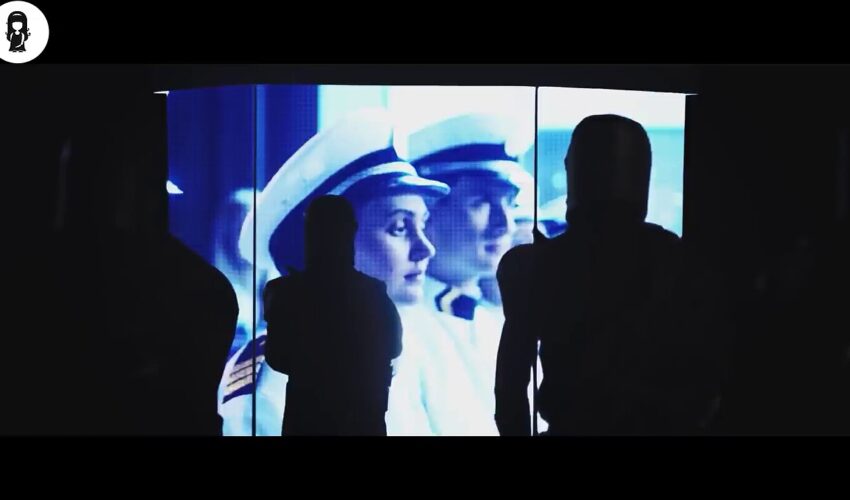 Its 2618, Earth Becomes Museum Of Humanity.. As Humans Are Extinct