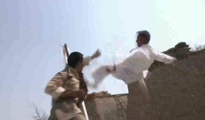 電影！功夫女孩戰力強悍，一出手就大殺四方 ⚔️ 抗日   Kung F[1]