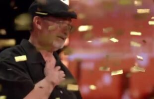 Richard Goodall Receives The GOLDEN BUZZER For -Don’t Stop Believin’- – Auditions – AGT 2024