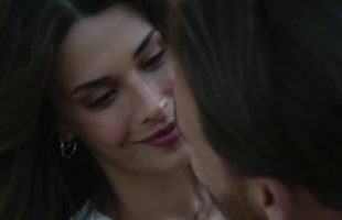 Beautiful Couple Aik Ghaar Ma HD English To Hindi Dubbed